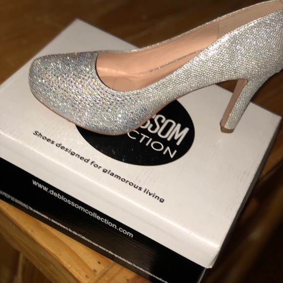 Size 10 heels - Picture 1 of 3